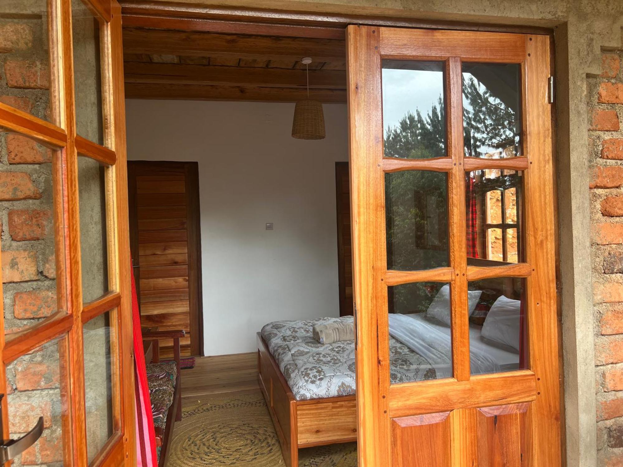 David Crater Homestay Lushoto Экстерьер фото